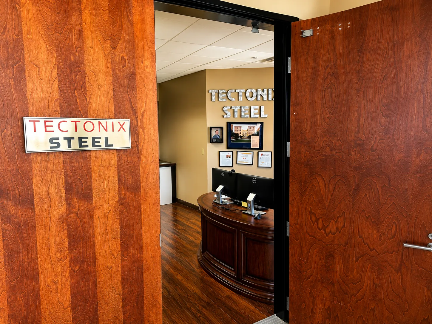 Tectonix Steel Office